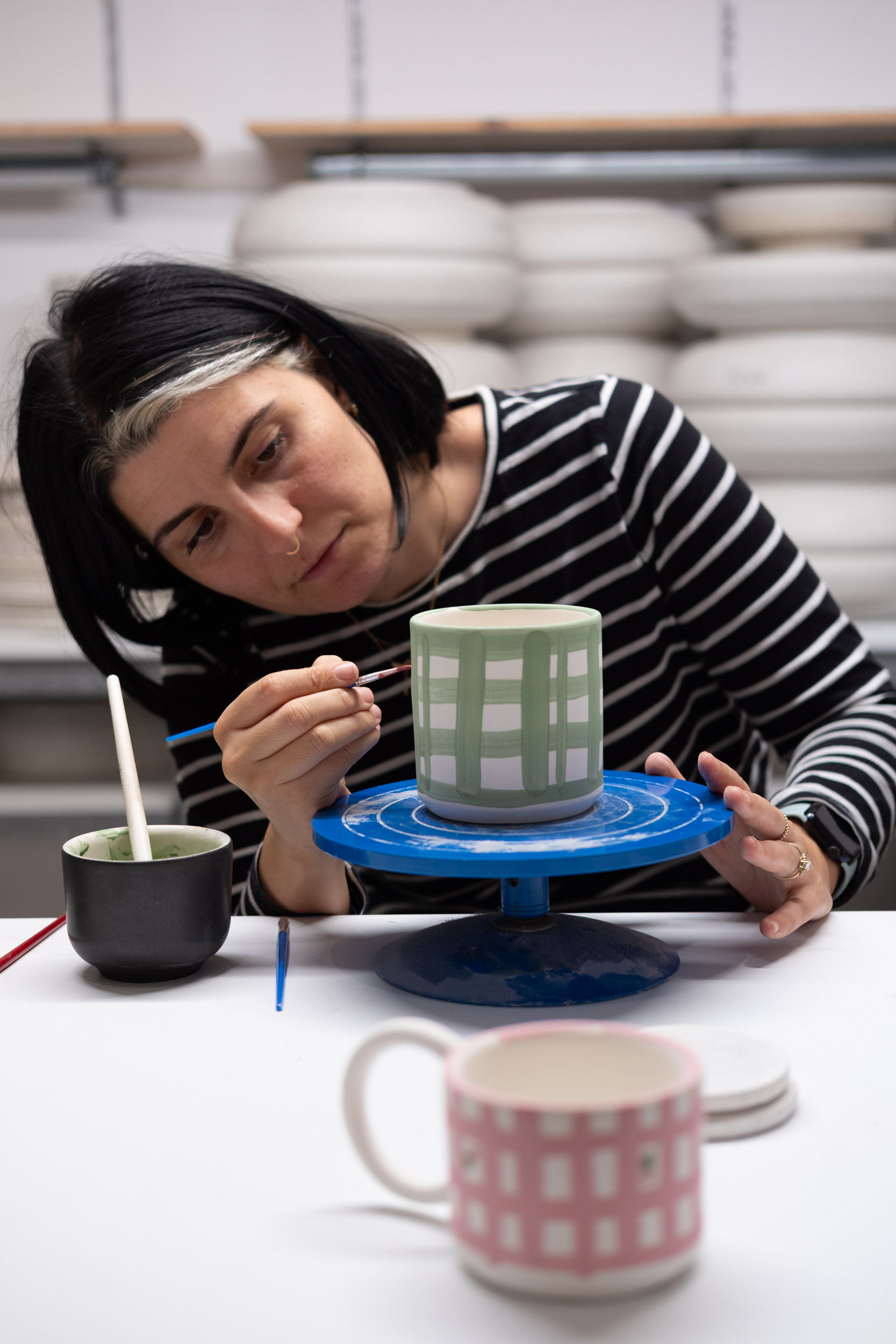 liniște în porțelan, Festivus - imagine 2