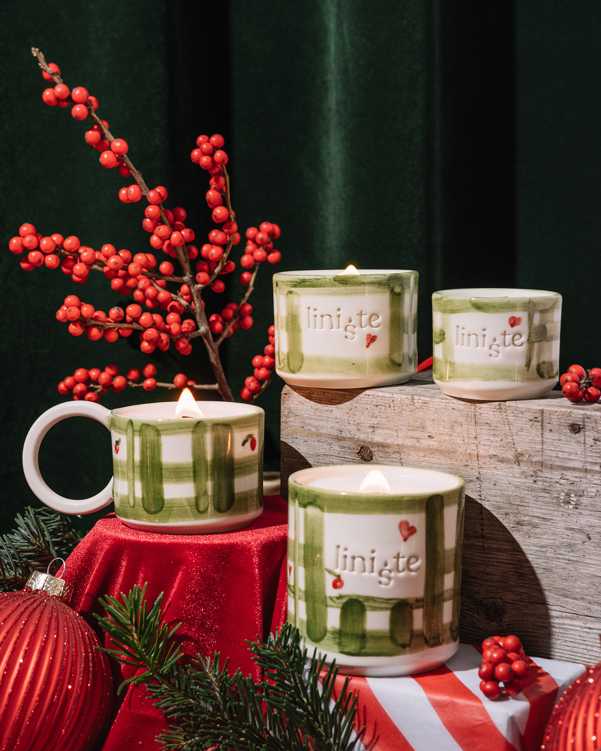 liniște în porțelan, Festivus - imagine 3