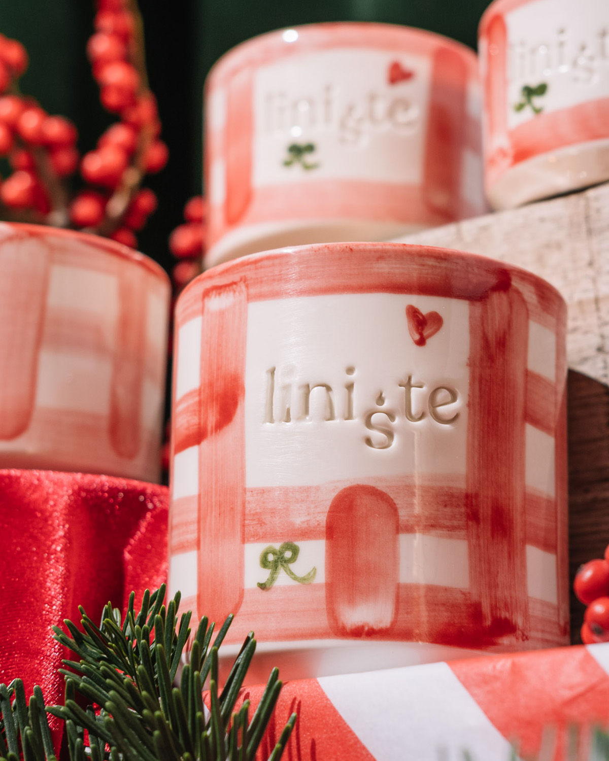 liniște în porțelan, Festivus - imagine 7